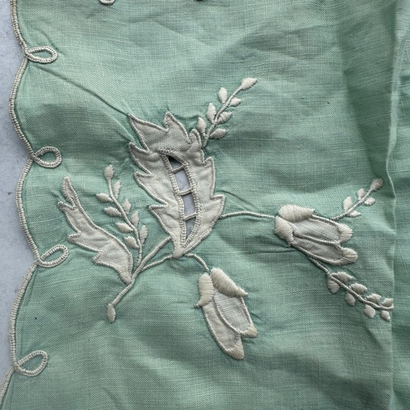 Elegant Embroidered Scarf - Green Pocket Square Towel - Picture 8 of 12